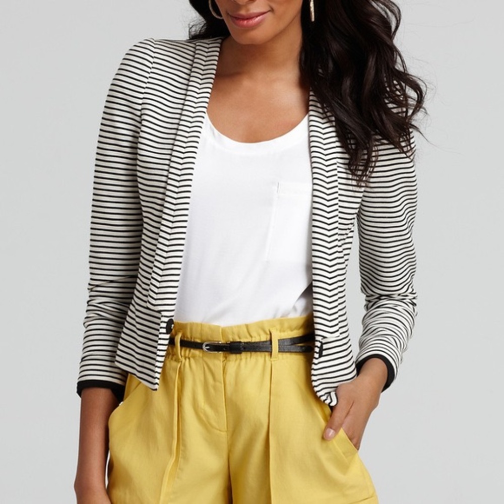 NWOT BCBG MaxAzria Hendrix Blazer. Sz. Large. Timeless.